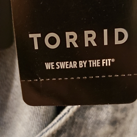 NWT Torrid Crop Denim Jacket Size 3 - Picture 10 of 10
